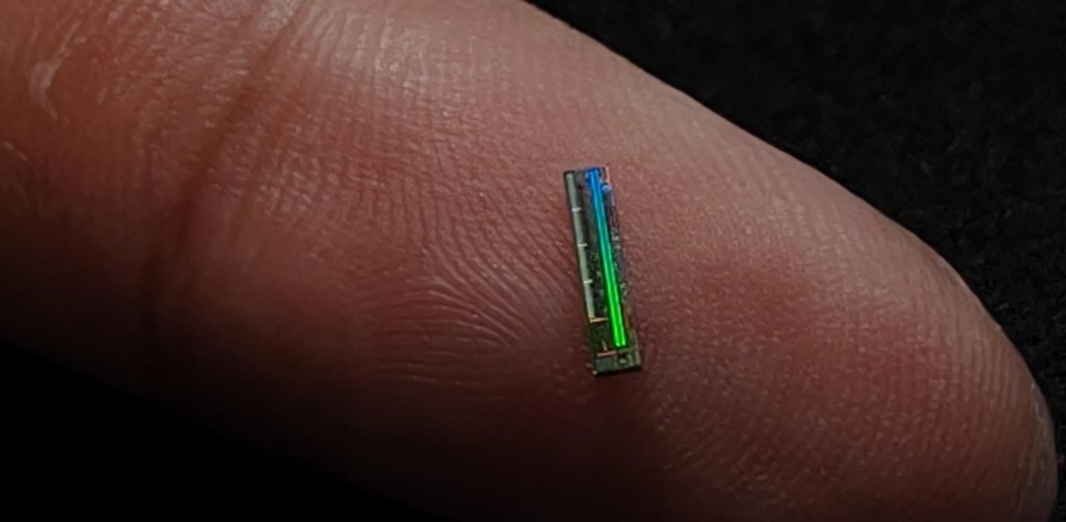 手持硅光PWV检测设备实拍图